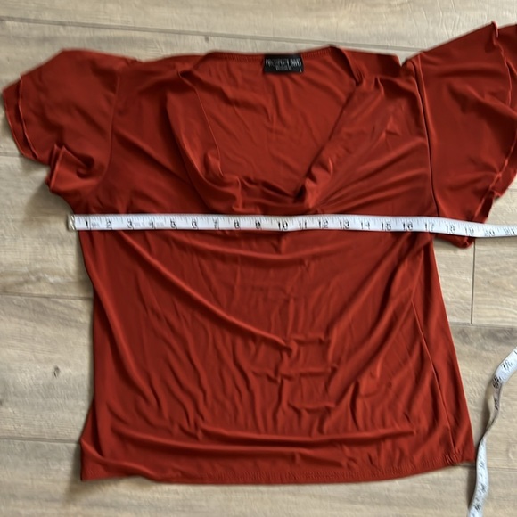 Swoop Neck, Burnt Orange/Brown Top. Fits like medium - Picture 6 of 9